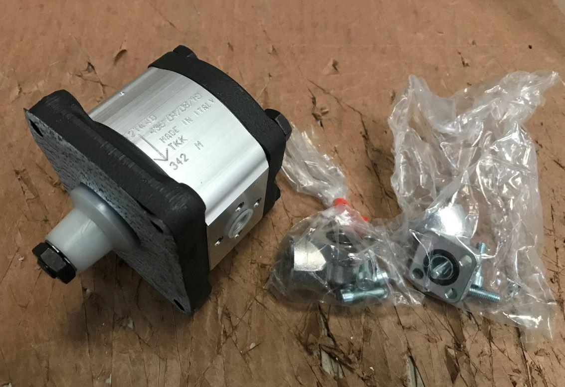 Pompe hydraulique 2TK4D TK&K avec raccord et joint - Arbre cylindrique 25.4 LOMBARDINI 15LD400