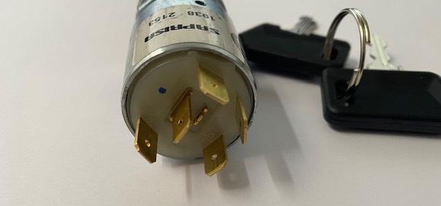 Contacteur à clé CHD FOCS LOMBARDINI (LDW1503 LDW1603 LDW2004 LDW2204 CHD - LDW502 LDW602 LDW702 LDW903 LDW1003 LDW1204 LDW1404 LGW627) LOMBARDINI 5041274 - SAPRISA 1938 ED0050412740-S KOHLER HC-CARGO: 180339