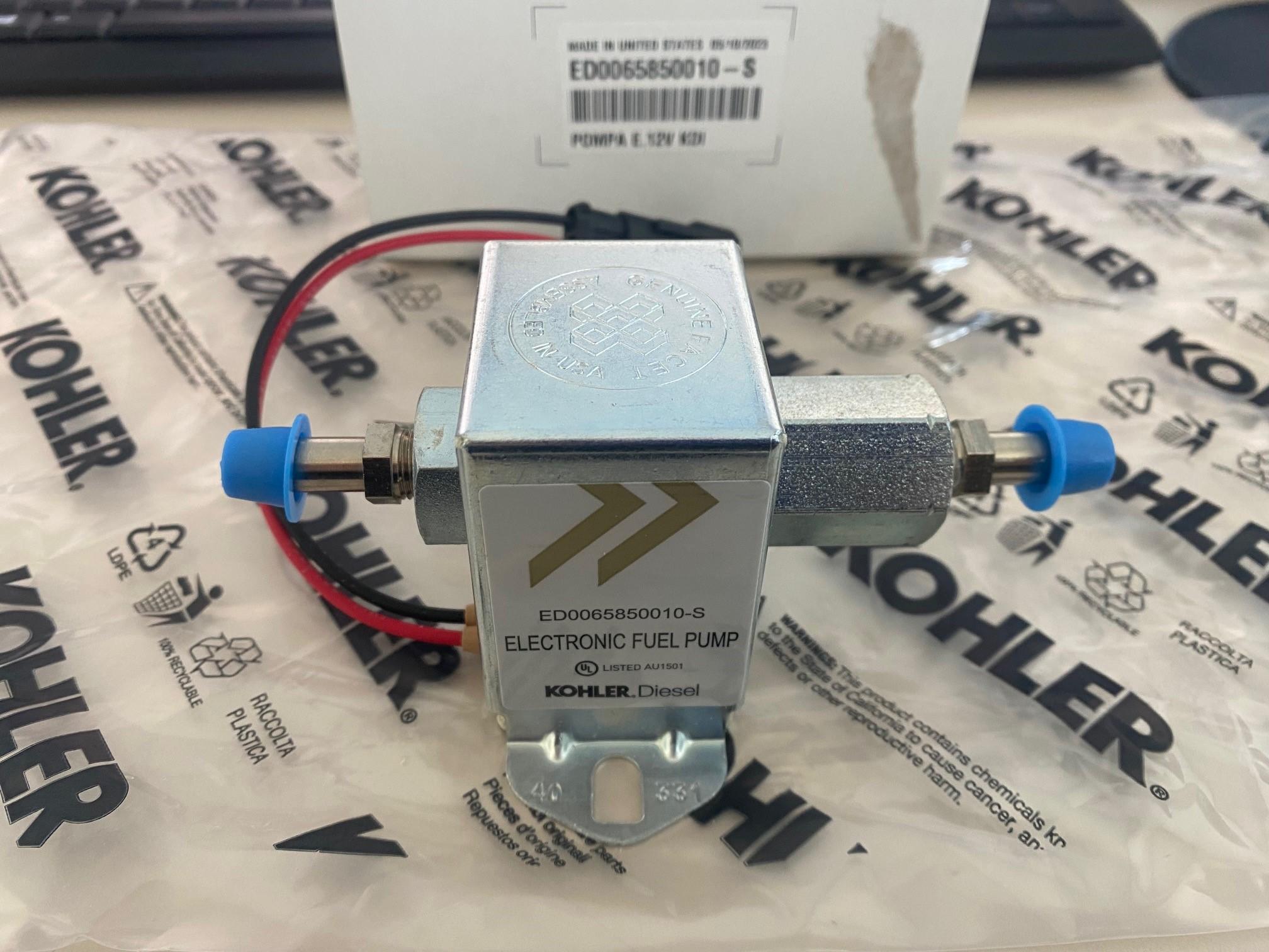 Pompe Alimentation Gasoil 12V KOHLER ED0065850010-S LOMBARDINI 6585.001 KOHLER KDI Tcr : KDI2504TCR & KDI1903TCR / KDI-TCR 1903E5 ; KDI-TCA1903 - KDI-TCR 2504E5