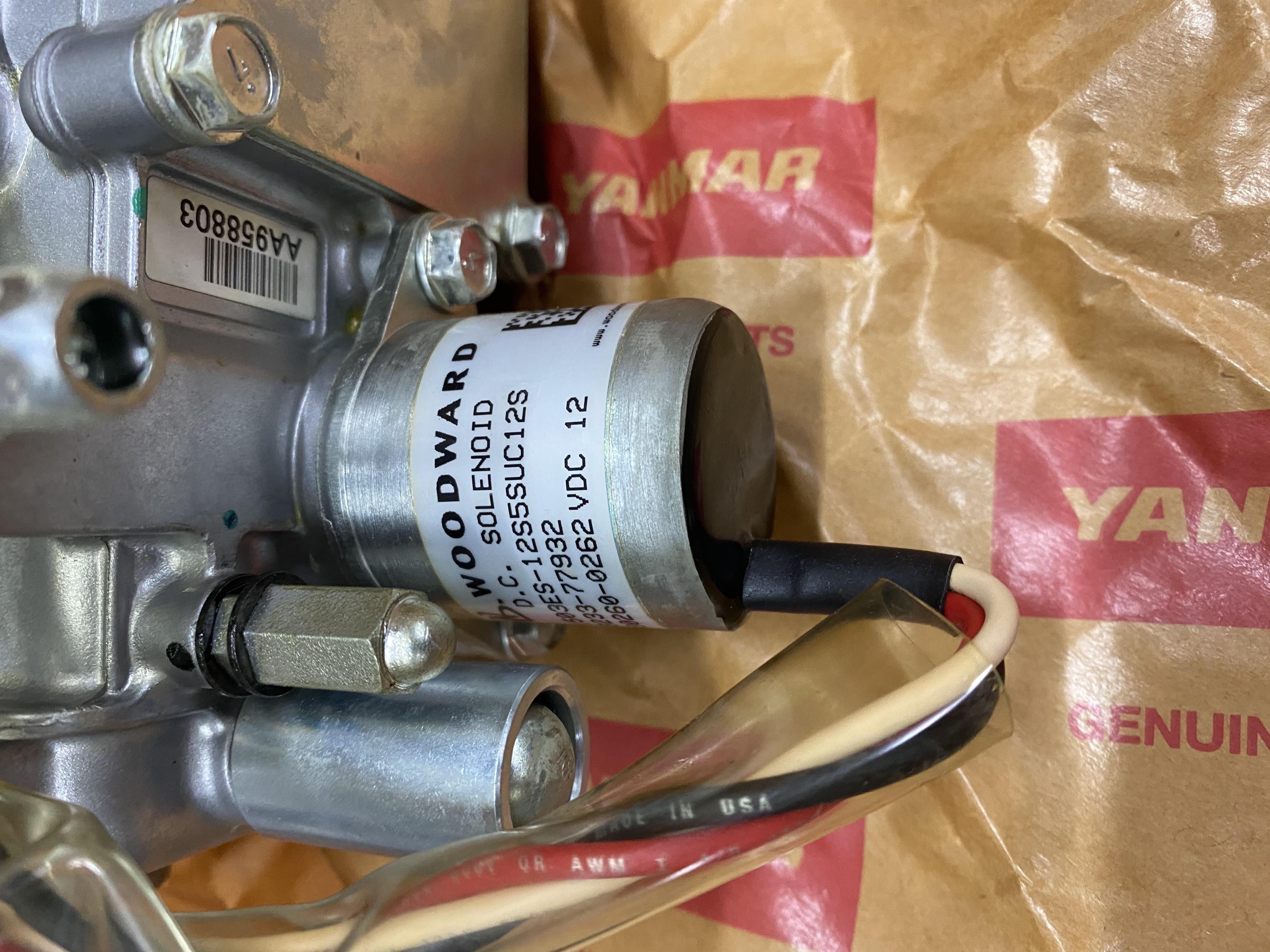 Pompe Injection YANMAR 729236-51351 / Avec solenoid YANMAR 119233-77932 / WOODWARD 1503ES-12S5SUC12S