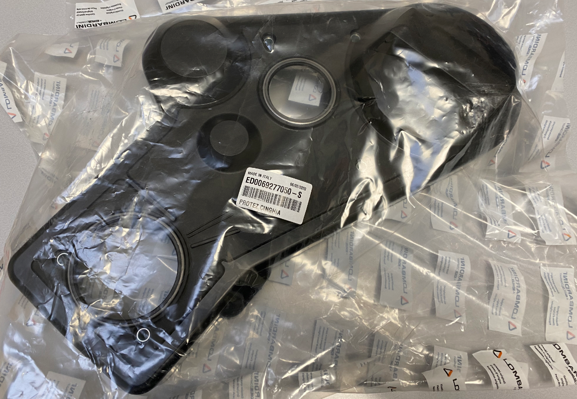 Protection Courroie LDW602 LDW702 LDW903 LDW1003 LDW1204 LDW1404 FOCS LGW627 LOMBARDINI [6927705] - DEUTZ F2M1008 F3M1008 F4M1008 (avec 2 anneaux pare-poudre) 6927705 KOHLER ED0069277050-S