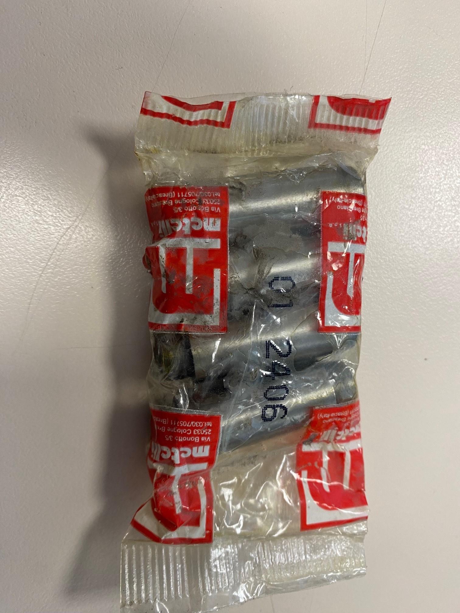 4x Guide Soupape METELLI 012406 / METELLI 01 2406 ; 01-2406 - 8,02 x 14,03 x 43 /  	7565472 FIAT ; VAG96210 ;  VG11000 ; 2561A ; G11000 ; 110-G01791 ;  81-17129