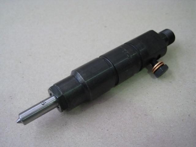 Porte injecteur LOMBARDINI 12LD477-2 KD477-2 RUGGERINI RF80 RM80 RM81 RF90 RM90 RM91 RF120 RF140 RDM901 RM121 LOMBARDINI / RUGGERINI 6615132 KOHLER ED0066151320-S Ex. 644R038 ; 644-38 STANADYNE 775225 NEW DIESEL NKLL66P12120A