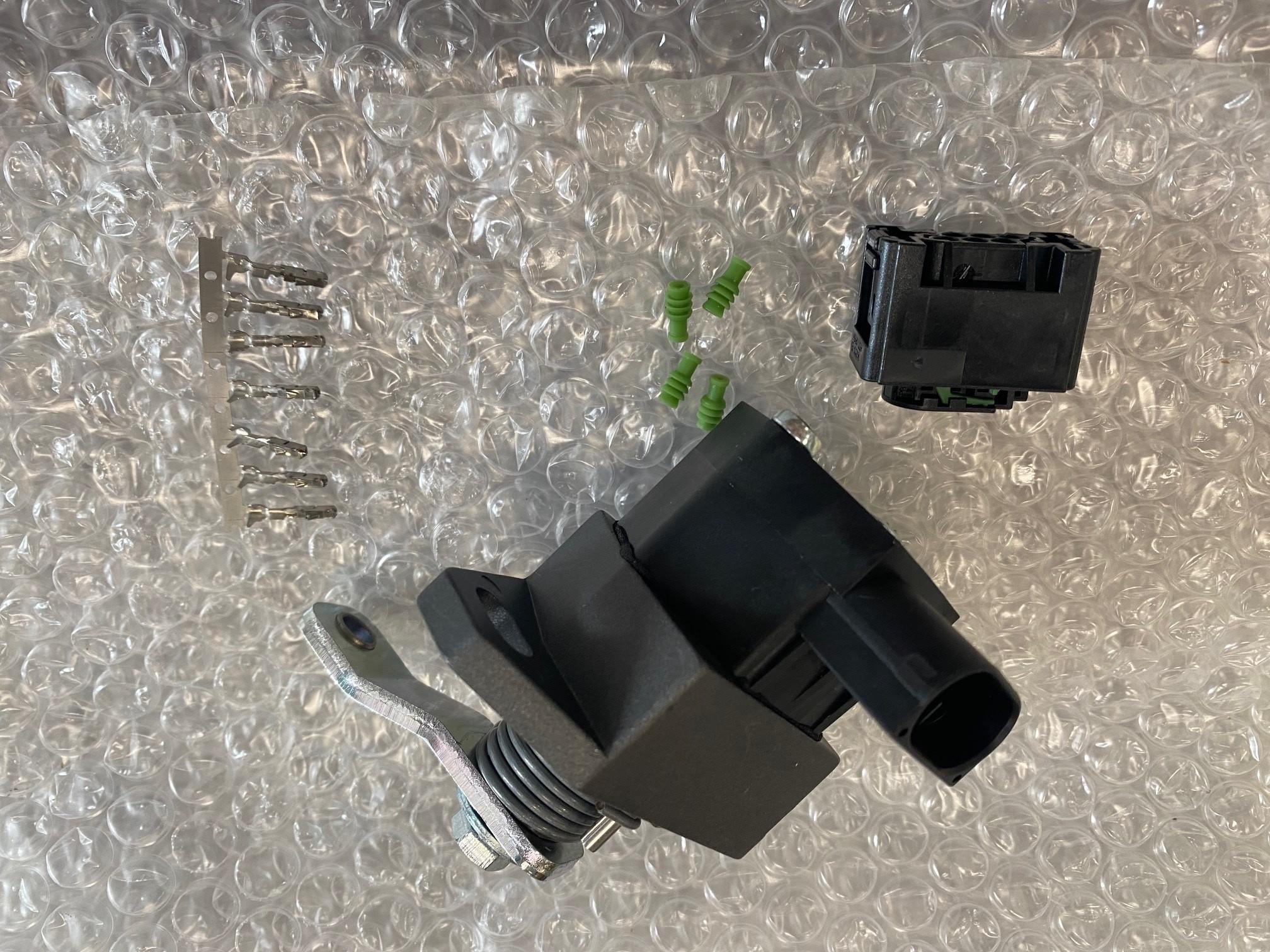 CAPTEUR KOHLER ED0080891800-S / MCS 974145L252 - Moteurs KOHLER KDI-TCR1903 ; KDI1903TCR ;  KDI2504TCR ; KSD-NAT1403 ; KSD1403NAT ; KSD-TCAC1403 ; KSD-TCH1404 ; KSD1403 ; KSD1403-TC