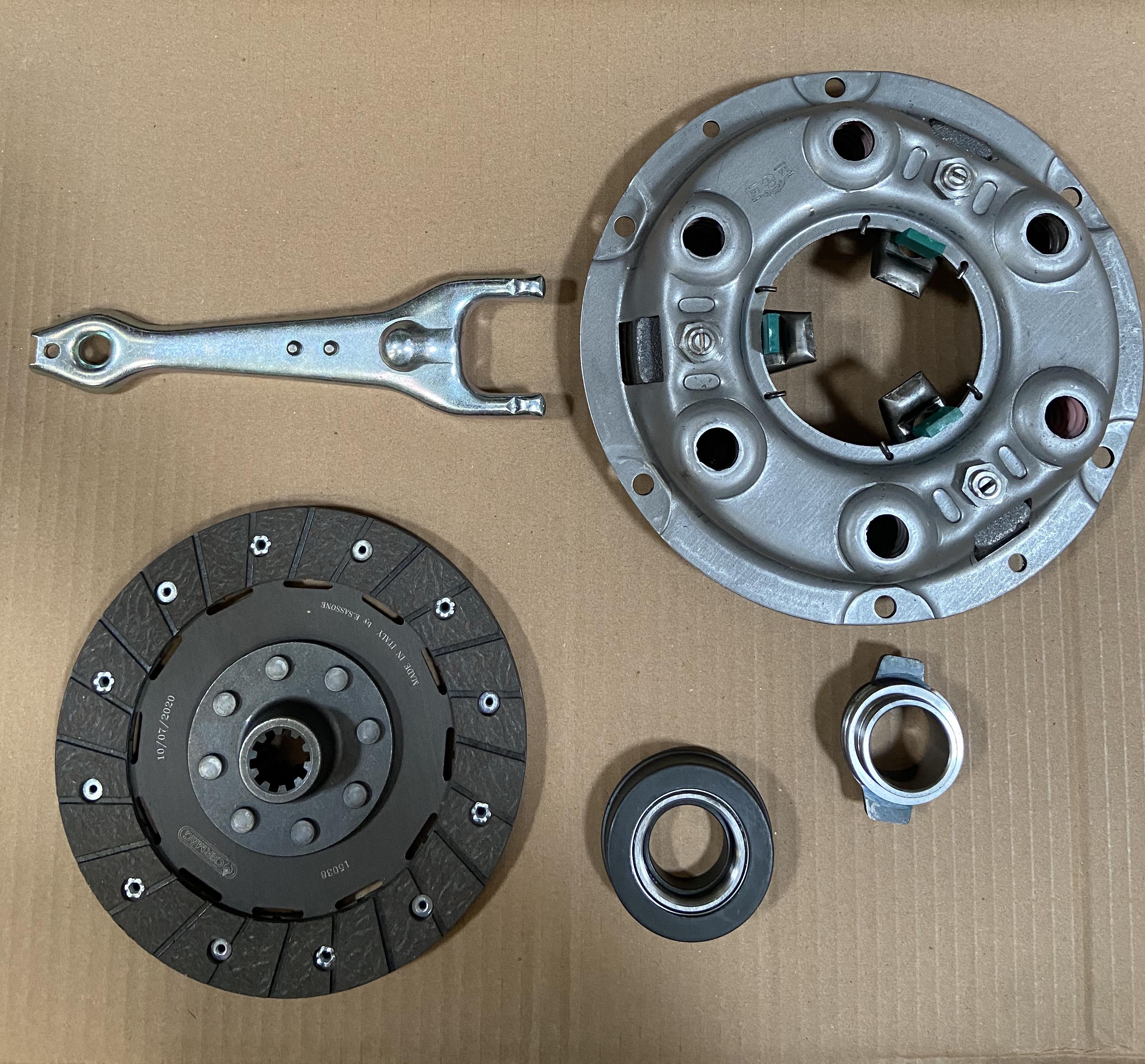 Kit embrayage VALPADANA 4RM20 (mecanisme 15006 + disque 15038 + fourchette 15069 + roulement 15052 + butée 15047)