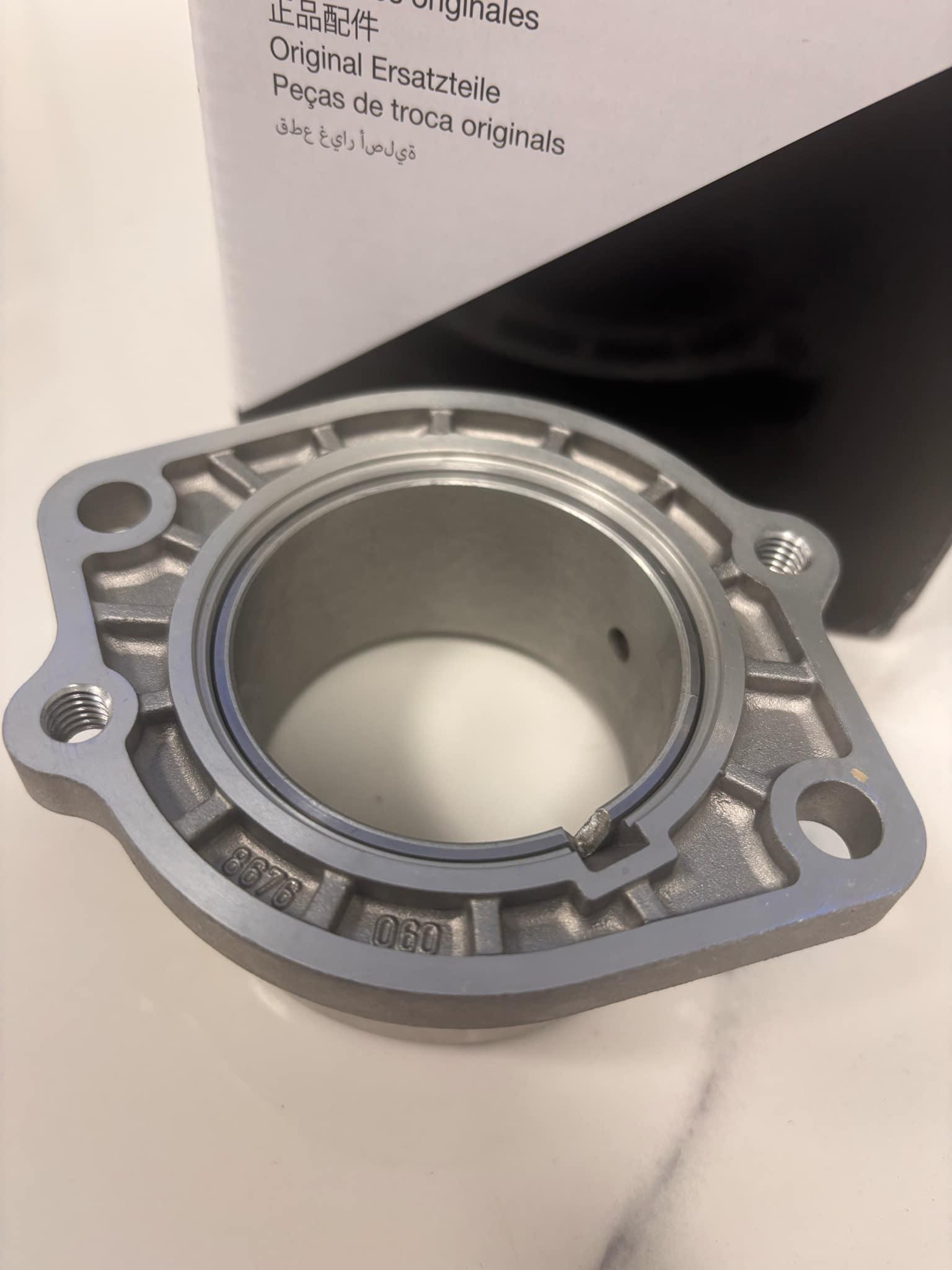 Support coté distributiion LOMBARDINI KOHLER 8675325