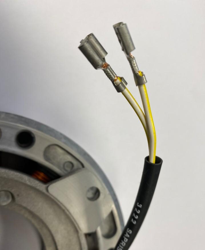 Alternateur 9LD561-2 ancien modèle LOMBARDINI 1157041 - RUGGERINI RD180RD181 RD200 RD201 RD210 RD211RD218 SAPRISA 3222 HATZ 2G30 2G40 50292810 (12V 16A 2 fils) Ex. 014R041 - ED0011570410-S