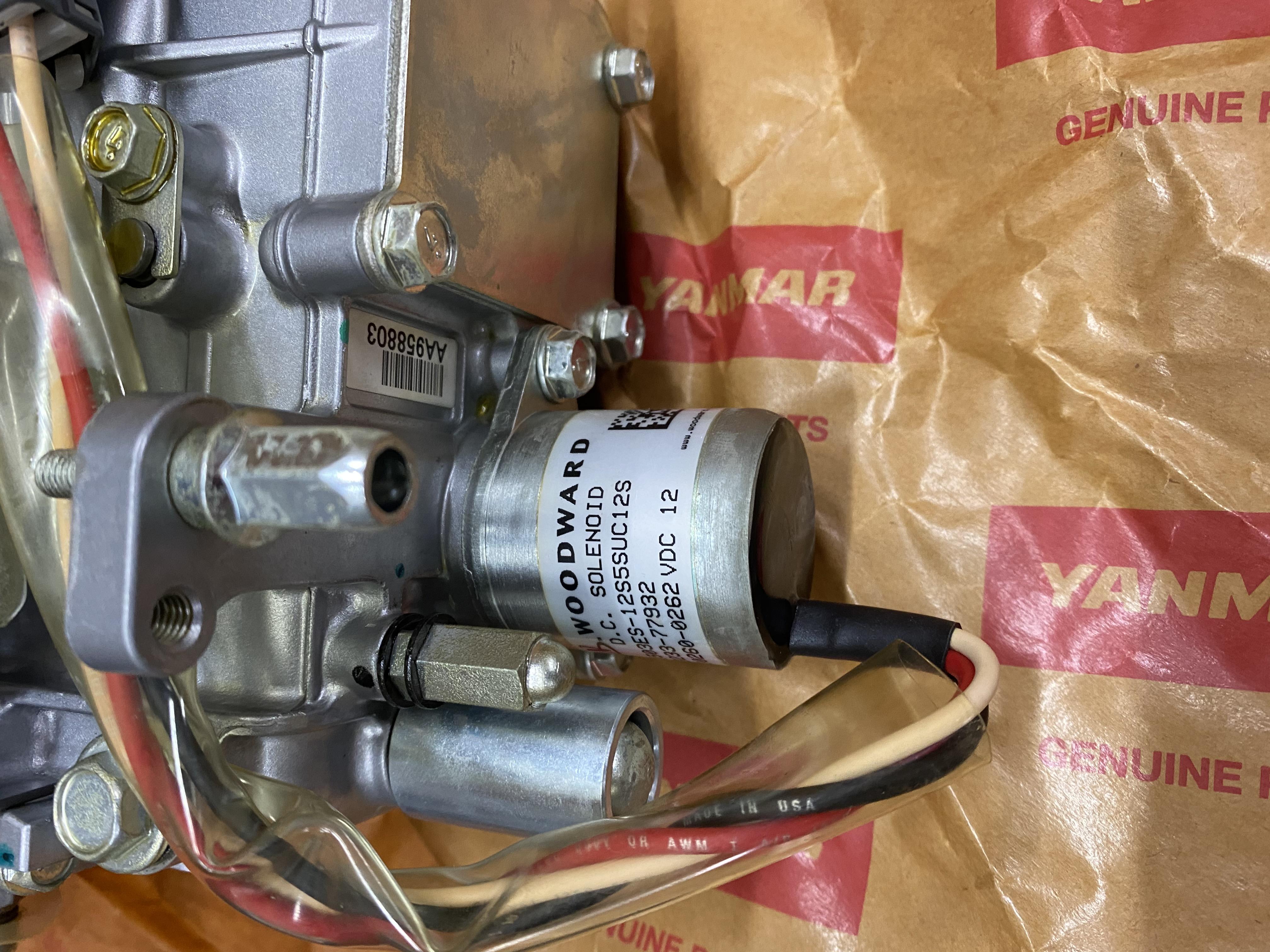 Pompe Injection YANMAR 729236-51351 / Avec solenoid YANMAR 119233-77932 / WOODWARD 1503ES-12S5SUC12S