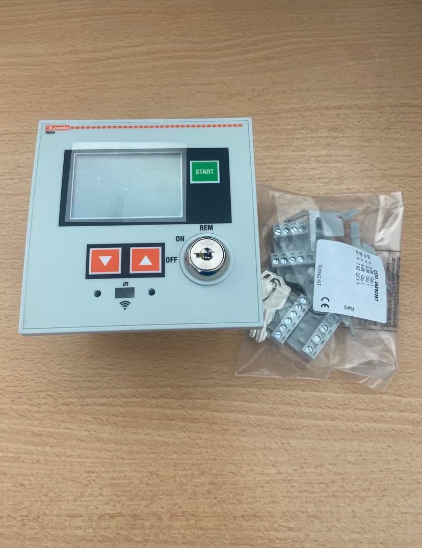 Contrôleur groupes électrogenes autonomesdisplay UCL+sélect. à clé, 12-24VDC 5 entr. et 5 sortie LOVATO RGK420SA