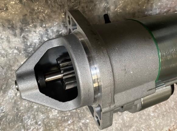 Demarreur 24V 4Kw 10 dents - IVECO 504036695 / 500389863 / 504385577 / 5801577136 - CASE IH 2852405 / 2852478 - IVECO : F4AE0481D / F4AE3481D / F4AE3681B