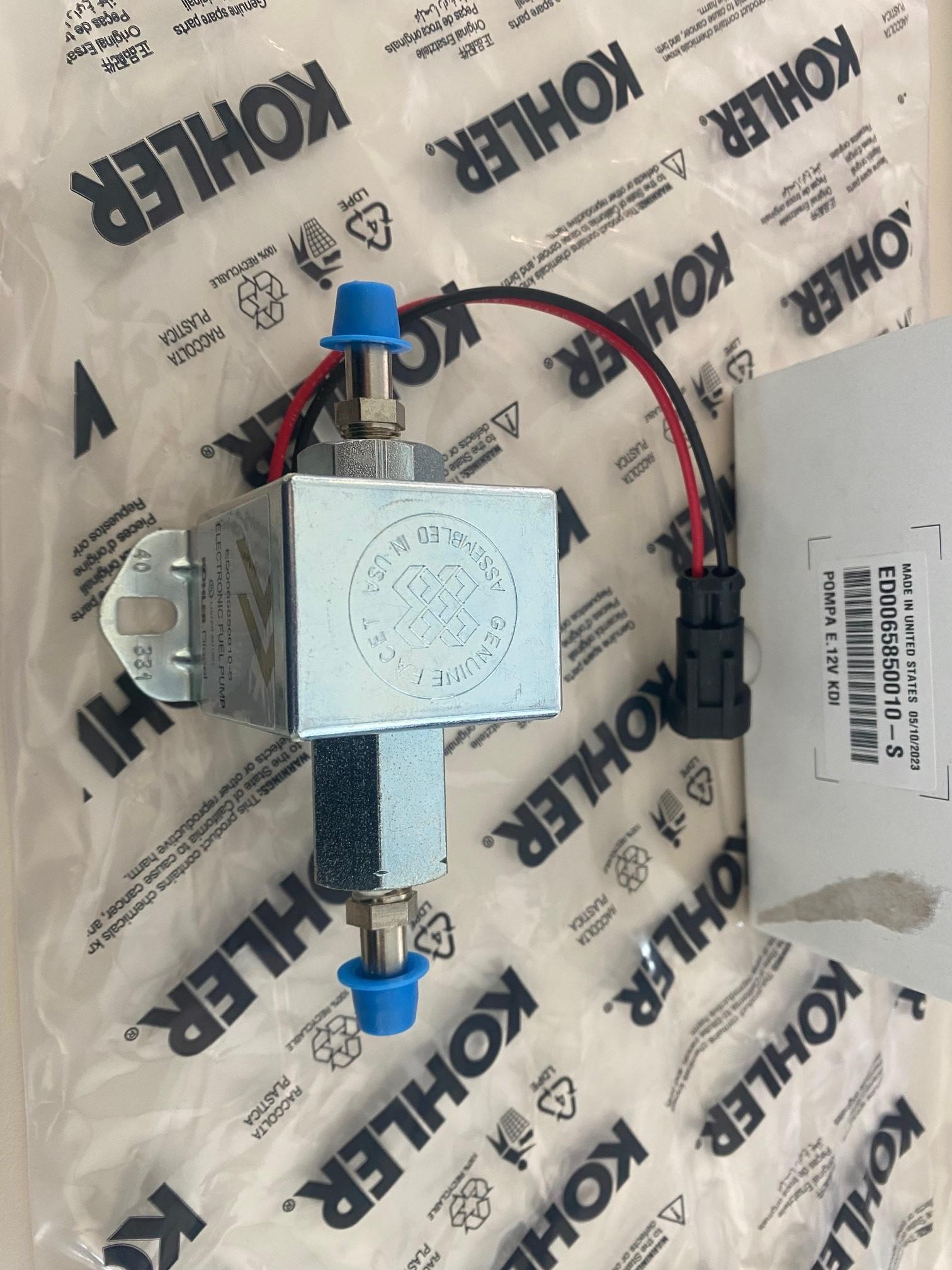 Pompe Alimentation Gasoil 12V KOHLER ED0065850010-S LOMBARDINI 6585.001 KOHLER KDI Tcr : KDI2504TCR & KDI1903TCR / KDI-TCR 1903E5 ; KDI-TCA1903 - KDI-TCR 2504E5