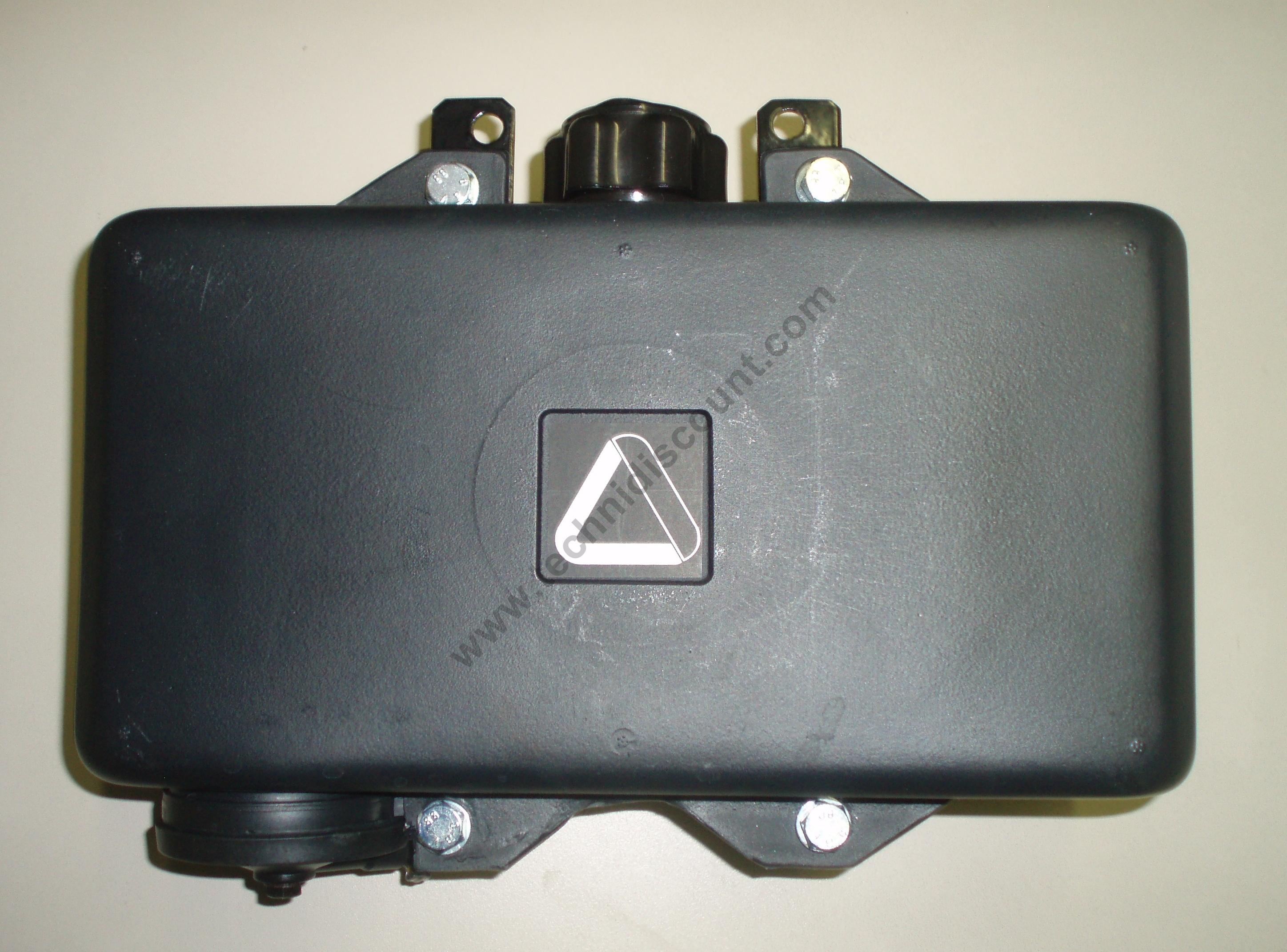 Réservoir complet Gasoil  25LD330-2 25LD425-2 LOMBARDINI MD150 MD151 MD170 MD171 MD190 MD191 RUGGERINI (Livré avec filtre gasoil , tuyau, bouchon ...)