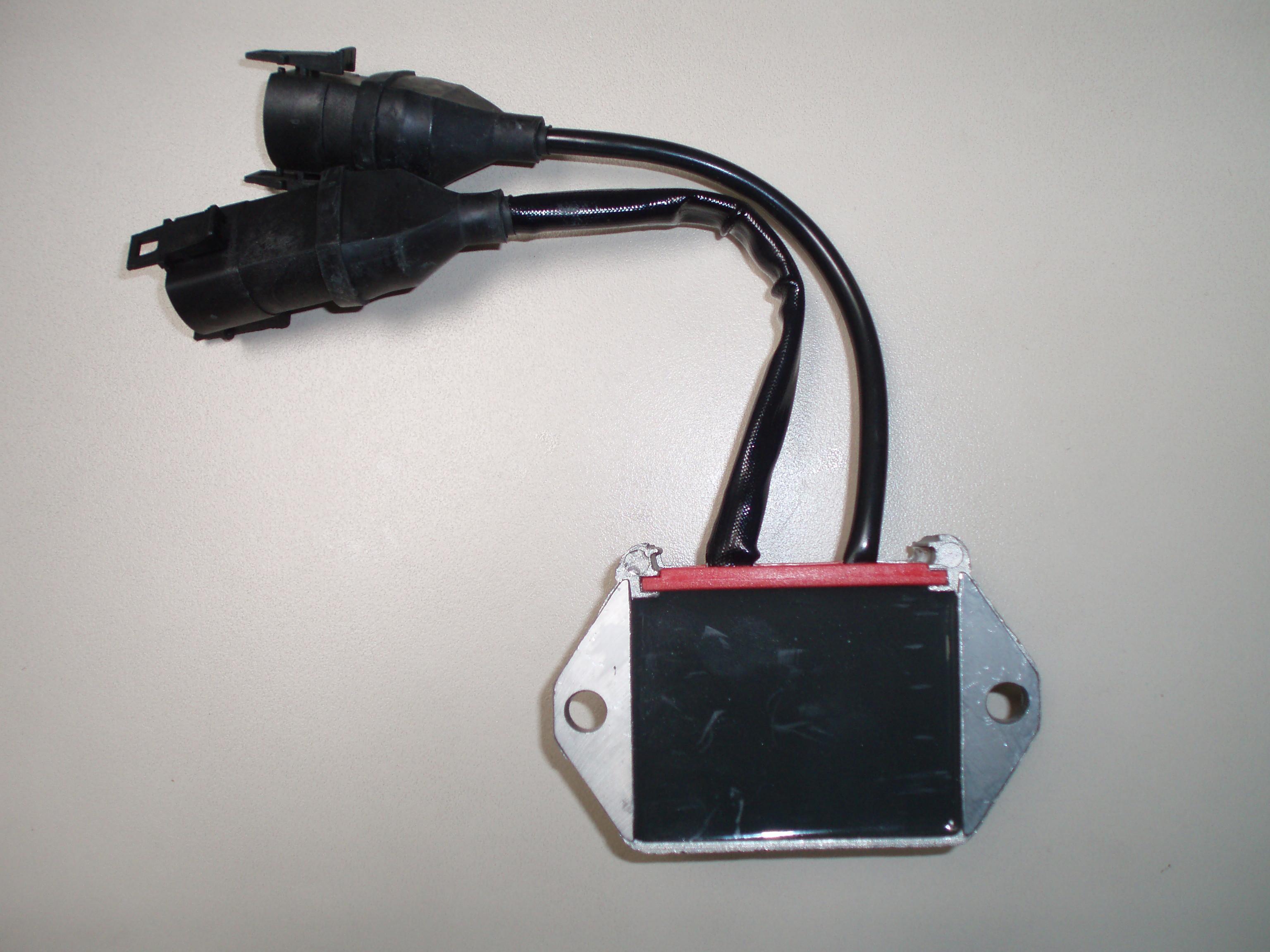 Regulateur 15LD350 LDW602 LDW702 LDW903 LDW1003 LDW1204 LDW1404 LGW523 MPI FOCS LOMBARDINI 7362325 ou 7362324 ou 7362399  - SAPRISA 7435 4436 ou 4445 [12V 30A] ED0073623990-S KOHLER