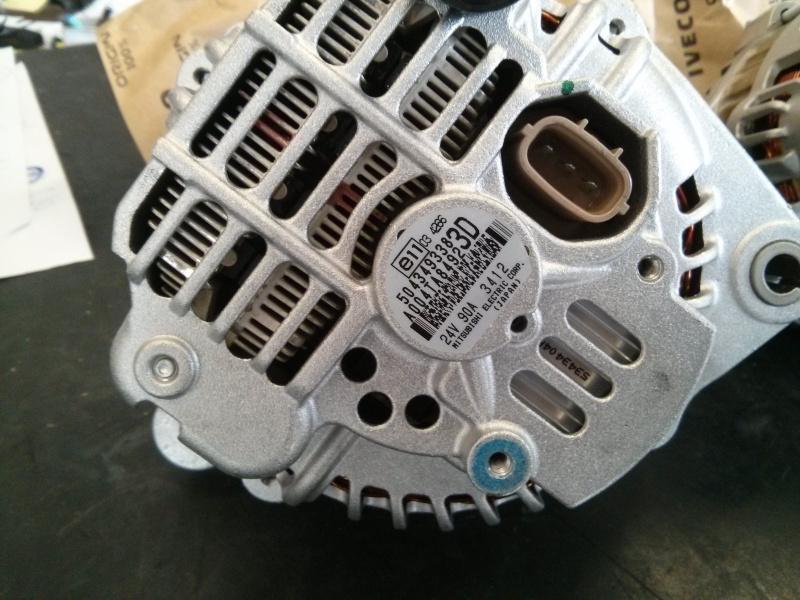 Alternateur IVECO 504349338 - A004TA8492 3D (24V 90A 3412)