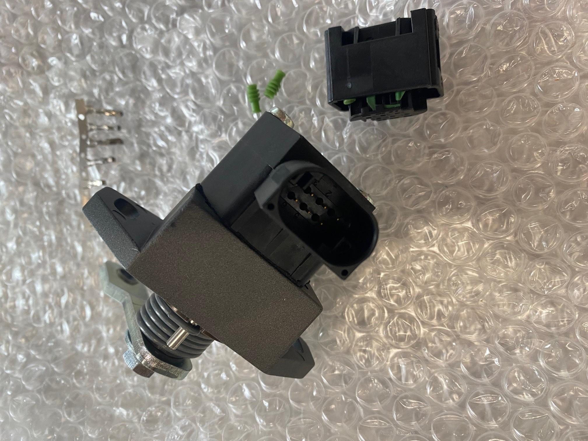 CAPTEUR KOHLER ED0080891800-S / MCS 974145L252 - Moteurs KOHLER KDI-TCR1903 ; KDI1903TCR ;  KDI2504TCR ; KSD-NAT1403 ; KSD1403NAT ; KSD-TCAC1403 ; KSD-TCH1404 ; KSD1403 ; KSD1403-TC