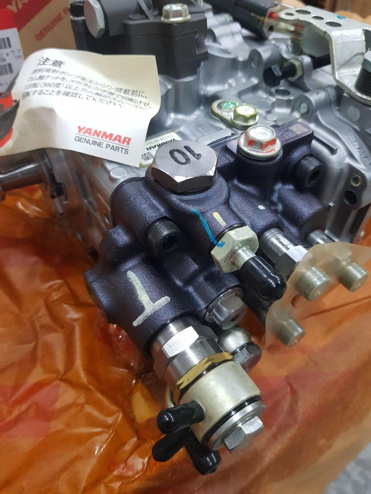 Pompe Injection YANMAR 729236-51351 / Avec solenoid YANMAR 119233-77932 / WOODWARD 1503ES-12S5SUC12S