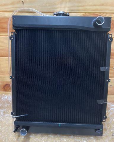 Radiateur triple circuits LDW702 LDW1003 LDW1404 LOMBARDINI KOHLER KDW702 KDW1003 LDW1404 7350321 - ED0073503210-S Radiateur Alexon 321 Radiatore / LDW1204 ROSATELLO SRL (Remplace ED0073504230-S)