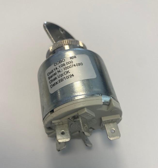 Contacteur à clé démarrage moteur 3 positions (LOMBARDINI 5041020 COBO 14109000) (LOMBARDINI 3LD 5LD 6LD 7LD 8LD 9LD 10LD 11LD 12LD 15LD 25LD SLANZI DVA920 DVA1030 KOHLER KD315 KD350 KD400) 5041020 - 14.109.000.11 COBO ED0050410200-S KOHLER ED00484R0070-S