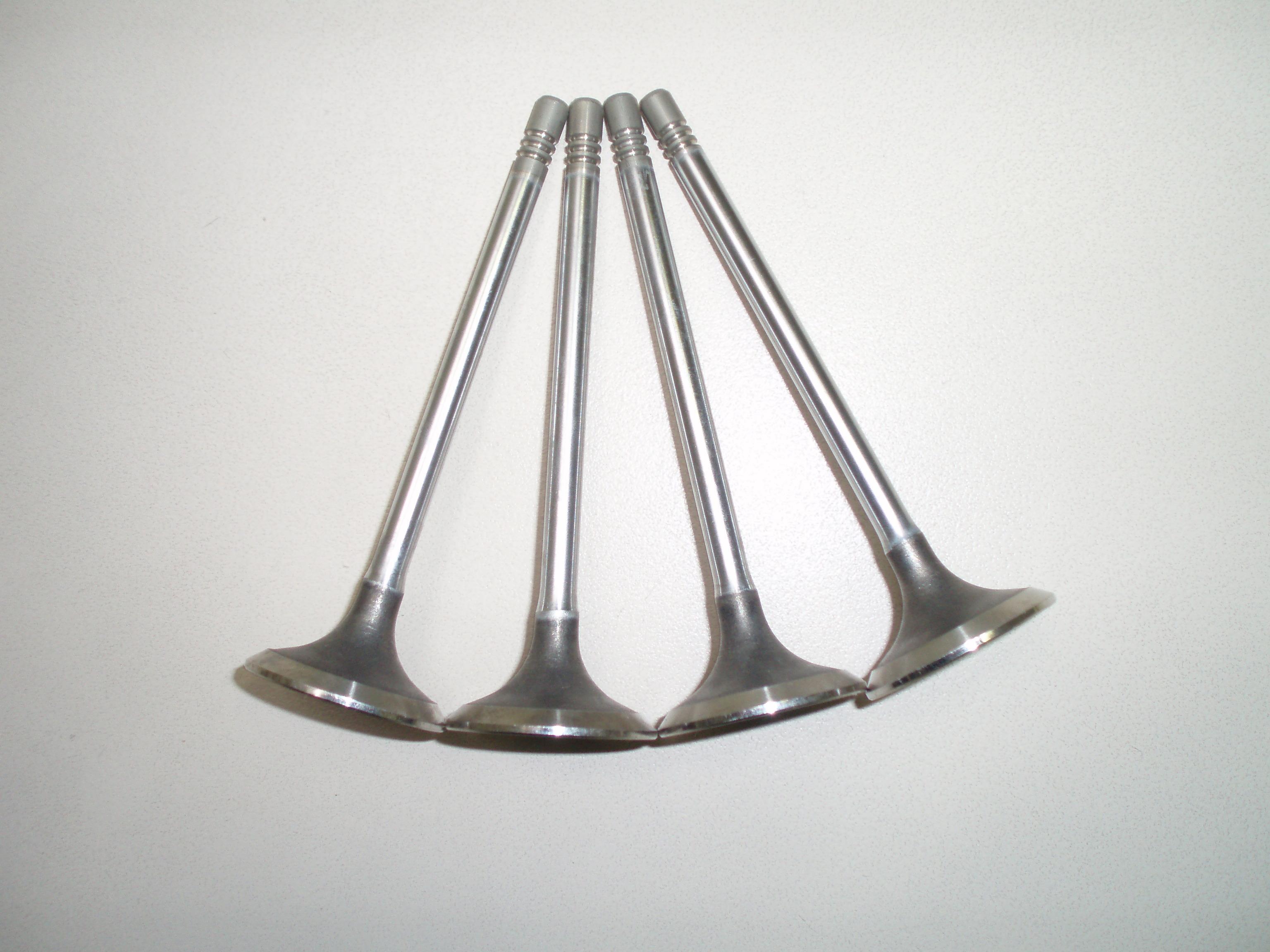 Jeu de 4 soupapes Admission OPEL Manta B (42x9x123 - 45° - 1 gorge)